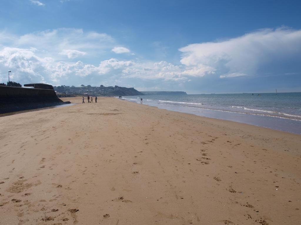 Appartement F1 Mansarde A 100M De La Plage, Proche De Arromanches Et Des Plages Du Debarquement Saint-Côme-de-Fresné Bagian luar foto